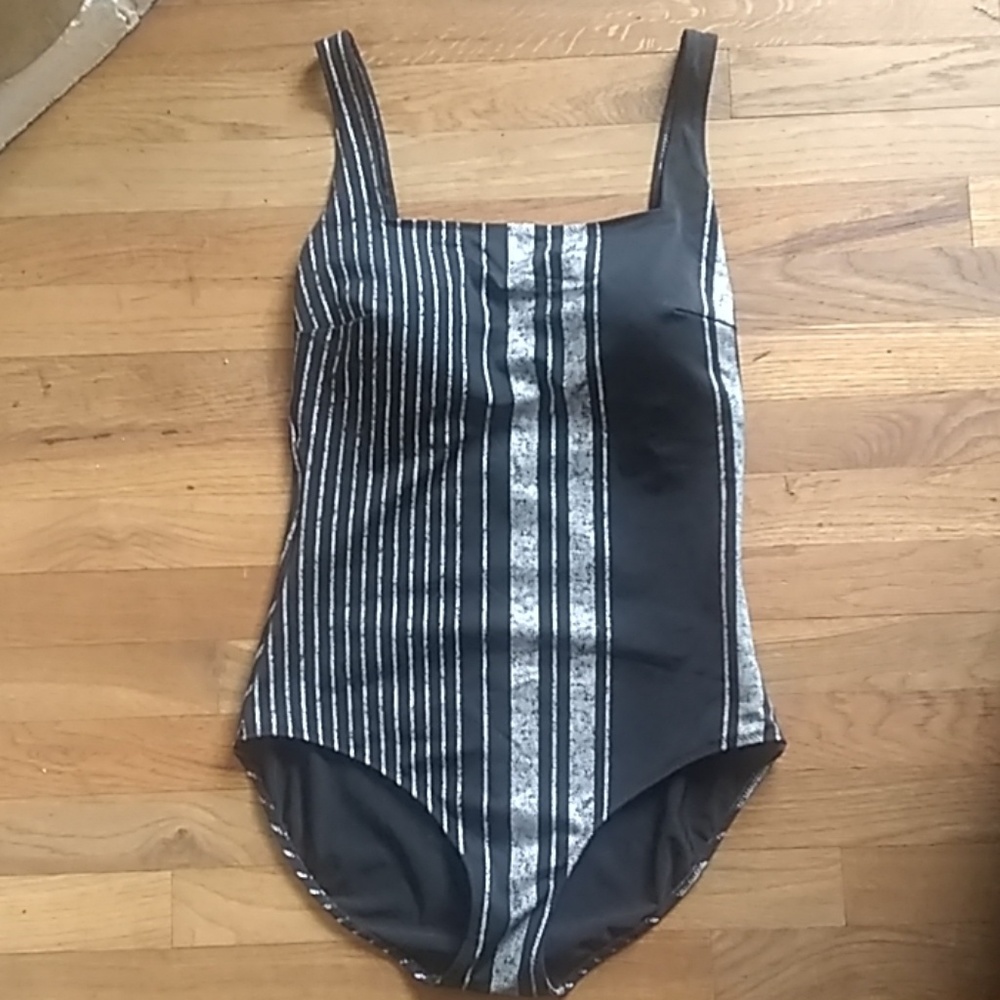 Gottex Black and Silver striped swimsuit size 16